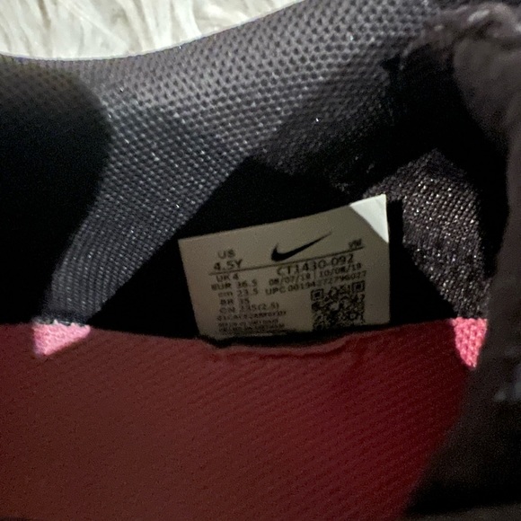 Nike Renew black/pink CT1430-092 kids sz US 4.5Y - Picture 6 of 7